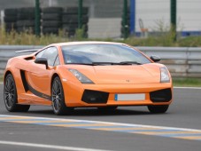 Guida Ferrari, Lamborghini, Aston Martin o Porsche - 3 giri
