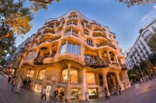 Visita guidata serale alla scoperta della Pedrera di Gaudì