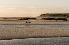 Passeggiata a cavallo per due sulle spiaggie del Portogallo