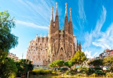 Tour dei monumenti di Barcellona in minibus di lusso, volo in elicottero e tour a piedi alla Sagrada Familia e al Camp Nou