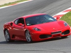 Guida Ferrari, Lamborghini o Porsche - 4 giri - Autodromo di Lombardore (TO) e Sagittario (Latina)