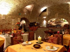 Cena romantica nella medievale Torre Chigi a San Gimignano