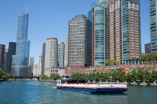 Crociera di architettura sul fiume Chicago dal Navy Pier