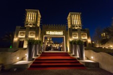 Qasr Al Sultan: esperienza serale nel deserto a Dubai