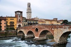 Visita guidata di Verona al chiaro di Luna per 4 persone