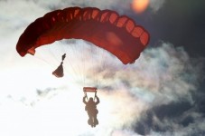 Voucher tre esperienze di paracadutismo in un regalo 