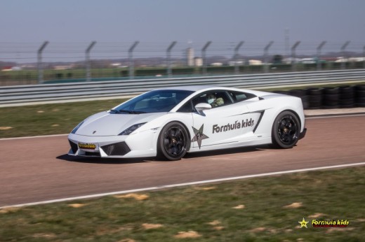 3 giri in pista su Lamborghini Huracan STO -Circuito Vallelunga (RM)
