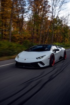 6 Giri in Lamborghini Huracan Evo all'autodromo di Lombardore