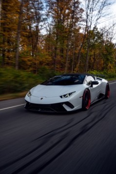 1 Giro in Lamborghini Huracan Evo all'autodromo di Lombardore