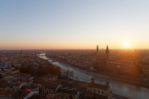 Visita guidata di Verona al chiaro di Luna per 4 persone