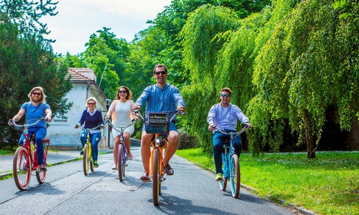 Visita ai punti panoramici di Praga su una bicicletta elettrica