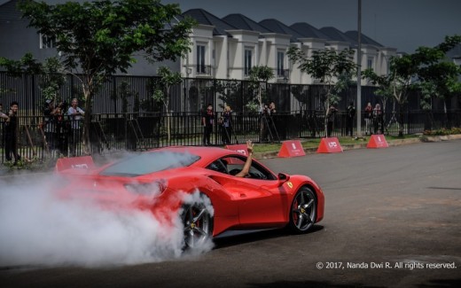 Guida una Ferrari in pista