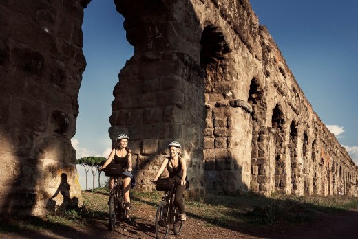 Tour in bici elettrica della Via Appia Antica, Catacombe e Acquedotti