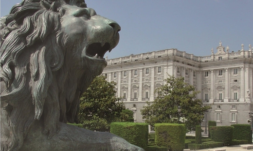 Panoramic Tour of Madrid and Entrance to the Royal Palace