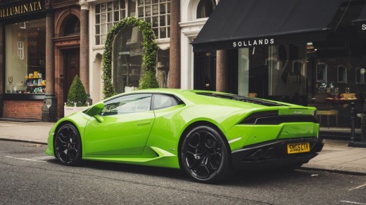 Guida Lamborghini Huracán Latina - 7 giri al circuito “Il Sagittario”