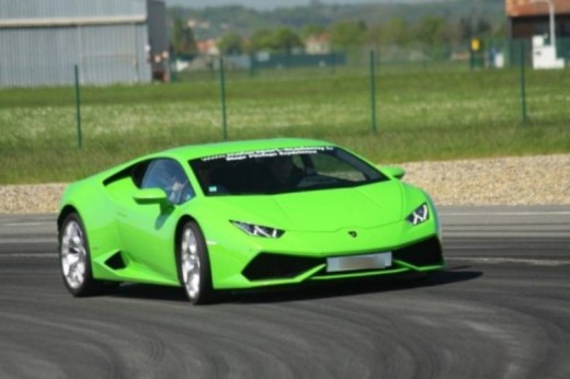 Guida Lamborghini Huracan Evo 8 giri, Circuito Internazionale 