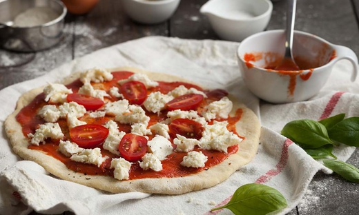 Lezione di cucina con pizza e gelato per piccoli gruppi da Pisa