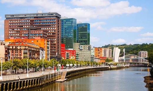 Guided Running Private Tour in Bilbao
