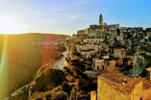 Regalo biglietti cinema e tour sassi di Matera