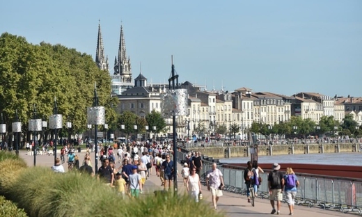 Tour guidato a piedi di Bordeaux con degustazione di vini