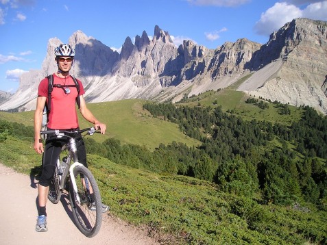 Fuga romantica con tour-bike