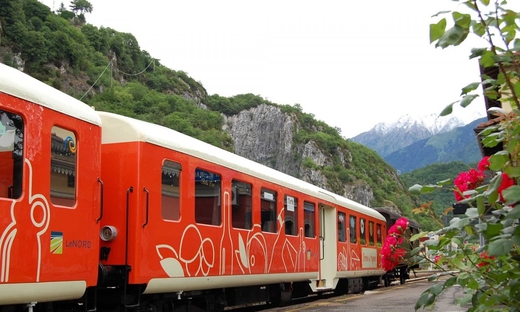 Treno dei Sapori: gita fuori porta sulla sponda del Lago d’Iseo con pranzo e degustazione