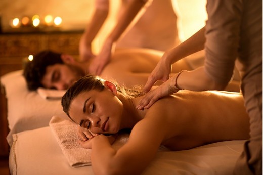 Massaggio con Candela più Soggiorno in Hotel 
