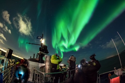 Aurora boreale in barca con attività di sostituzione