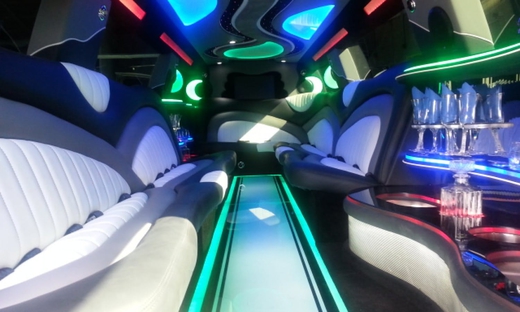 Tour of Dubai in limousine