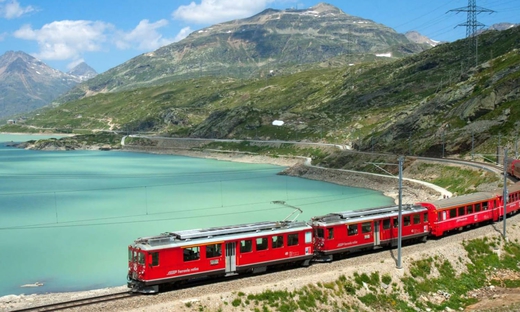 Treno Bernina Express: Escursione di un Giorno sulle Alpi svizzere