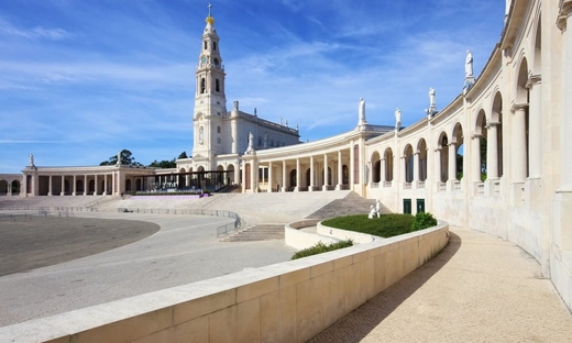 Fátima, Batalha, Nazaré and Óbidos: Full Day Private Tour