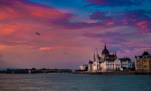 Budapest cocktail river cruise at sunset