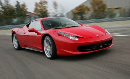 Guida da passeggero in Ferrari F458 Italia su un circuito a scelta