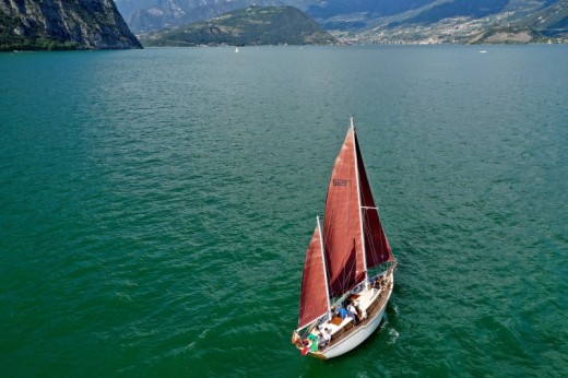 Tour in barca a vela sul Lago d'Iseo