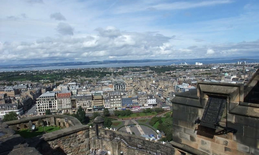 Edinburgh hop-on hop-off bus tour