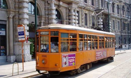 Scopri il meglio di Milano in tram: Tour Guidato a Bordo di un Tram Storico