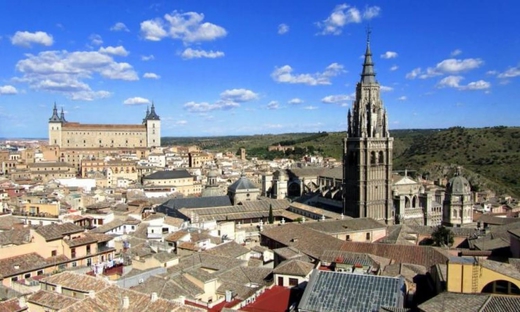 Toledo: Monumental Tour with Tourist Bracelet and Train