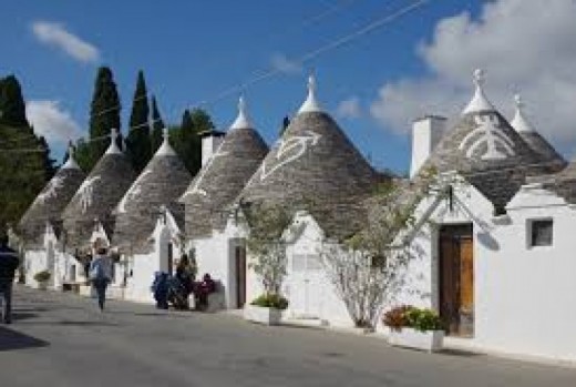 Due Romantiche Notti nei Trulli di Alberobello e Cena a Domicilio 