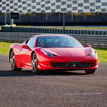 Tre giri in pista con Ferrari F8 tributo