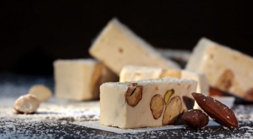 Torrone Bianco Classico a Domicilio