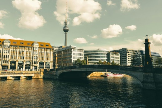 Berlino per due persone: volo, soggiorno e crociera serale