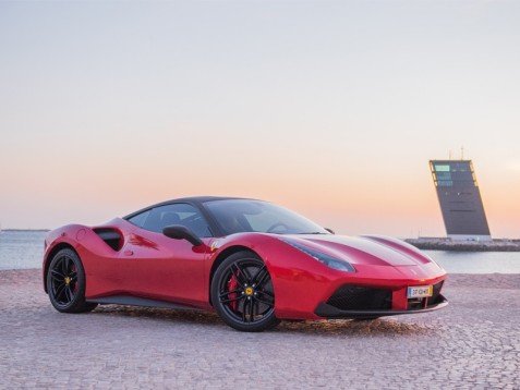 Guida una Ferrari 488 GTB a Vairano