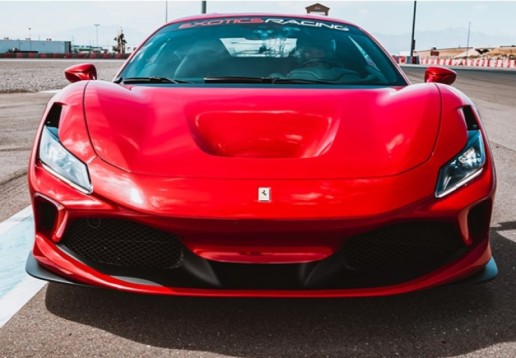 4 giri in pista su Ferrari F8 Tributo- Circuito Vallelunga (RM)