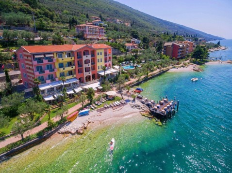 Cinque notti presso Hotel Belfiore Park 4****s a Brenzone sul Garda