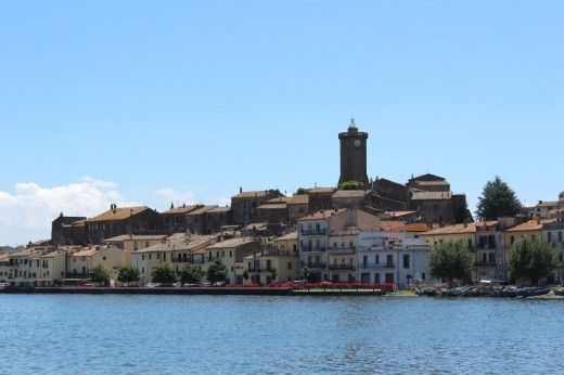 Tour a piedi tutta la giornata con guida esperta alla scoperta del viterbese