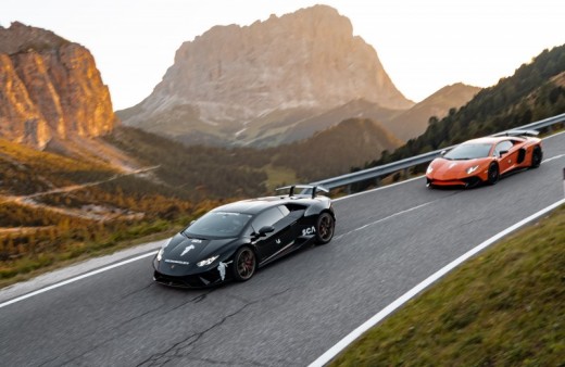 2 Giri in Pista Lamborghini (Circuito Il Sagittario) + Cinema a Roma per 2 persone