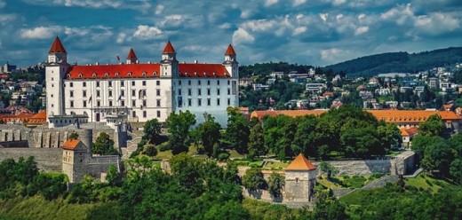 Viaggio Regalo di 4 Giorni a Bratislava per Famiglia di 3
