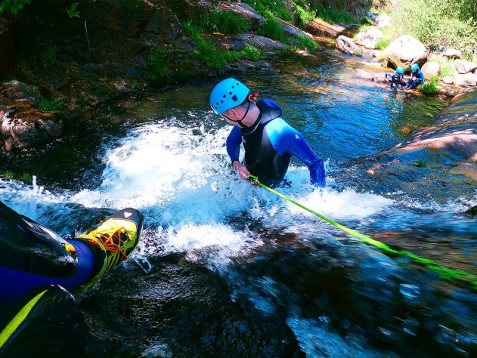 São Miguel: Ribeira dos Caldeiroes Canyoning Experience