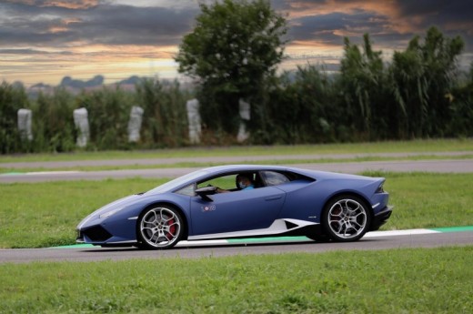 In pista a bordo della Lamborghini Huracan Avio a Varano