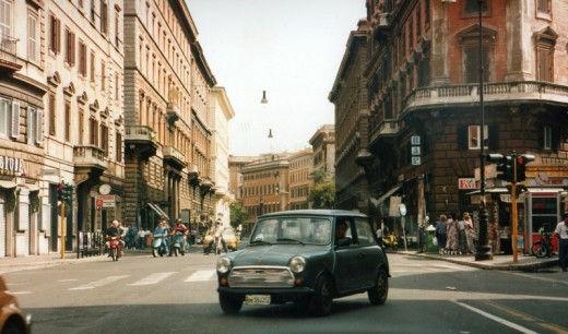 Tour storico Roma: il meglio della Città Eterna su una Mini